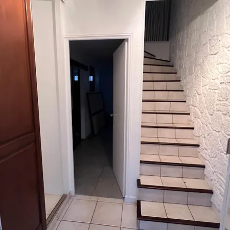 Holiday home Grande Maison Proche Paris 10 12 Personnes *